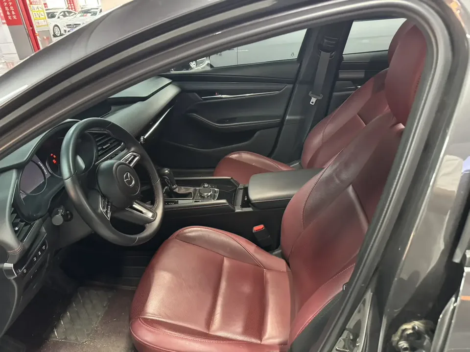 Mazda Axela 2.0L Automatic Quality Edition 2024 — миниатюра 5