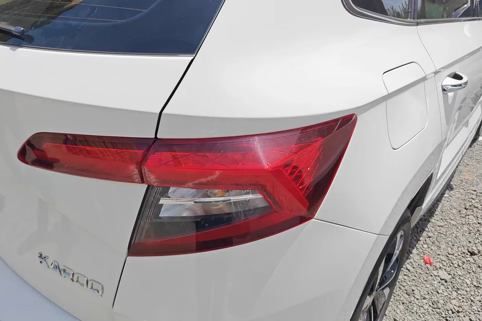Skoda Karoq TSI280 Luxury Edition 2022 — миниатюра 3