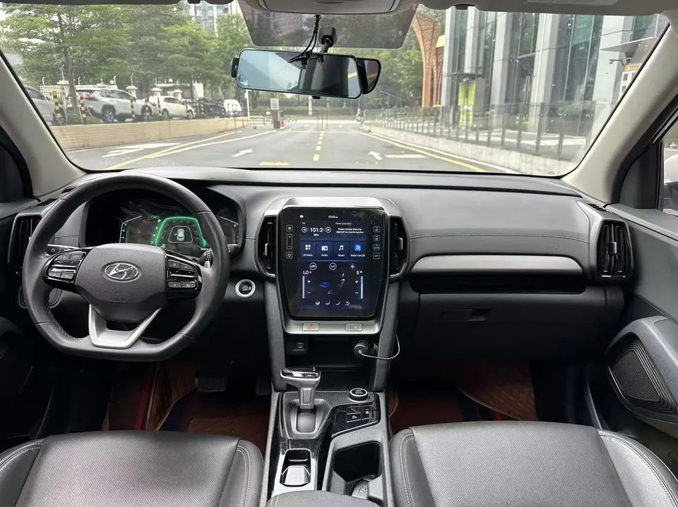 Hyundai ix35 Hyundai ix35 2021 2.0L Automatic 2WD Leading Edition GLS 2022 — миниатюра 2