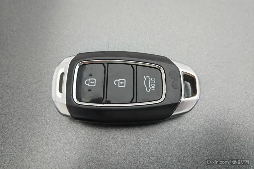 Hyundai Sonata 270TGDi 20th SE DCT 20th Anniversary Edition 2022 — миниатюра 2