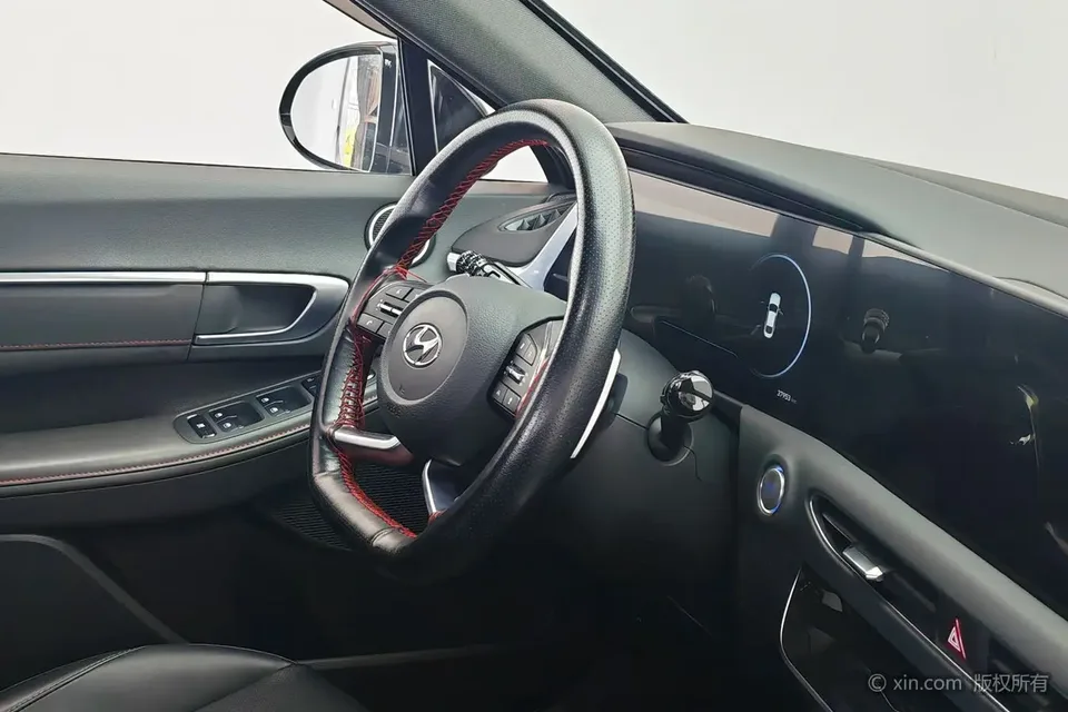 Hyundai Sonata 270TGDi 20th SE DCT 20th Anniversary Edition 2022 — миниатюра 3