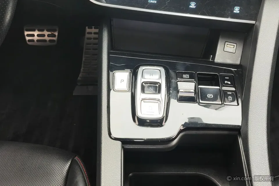 Hyundai Sonata 270TGDi 20th SE DCT 20th Anniversary Edition 2022 — миниатюра 4
