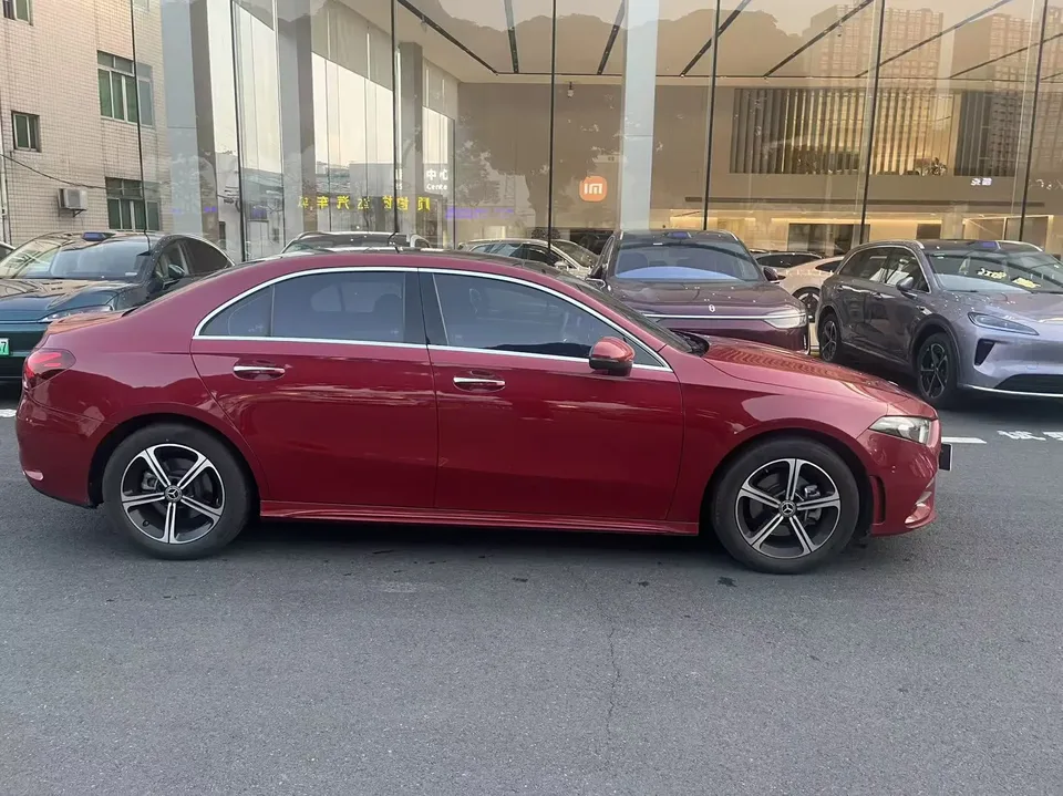 Mercedes-Benz Mercedes Benz A Class Mercedes-Benz A-Class 2023 A 200 L Sports Sedan Fashion Edition 2023 — миниатюра 4