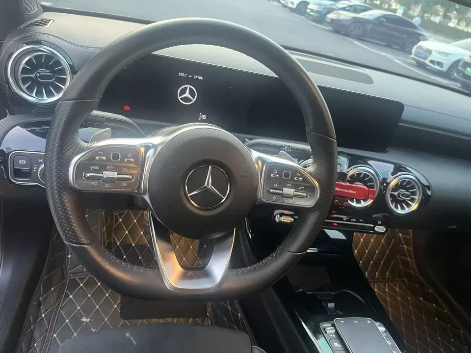 Mercedes-Benz Mercedes Benz A Class Mercedes-Benz A-Class 2023 A 200 L Sports Sedan Fashion Edition 2023 — миниатюра 5