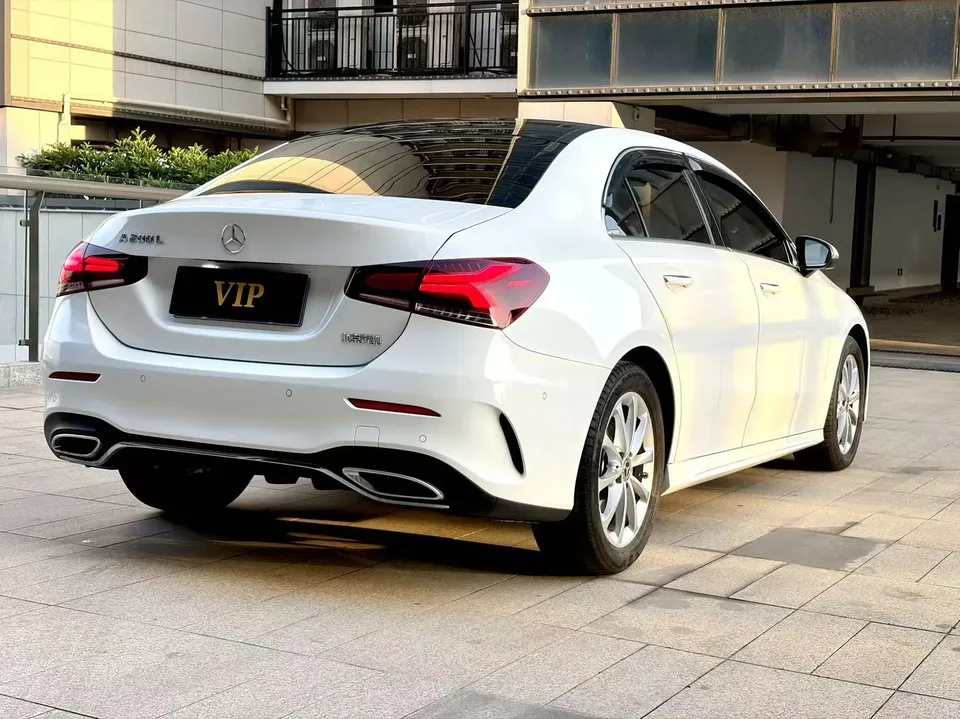 Mercedes-Benz Mercedes Benz A Class Mercedes-Benz A-Class 2022 facelift A 200 L sports sedan fashion version 2022 — миниатюра 2