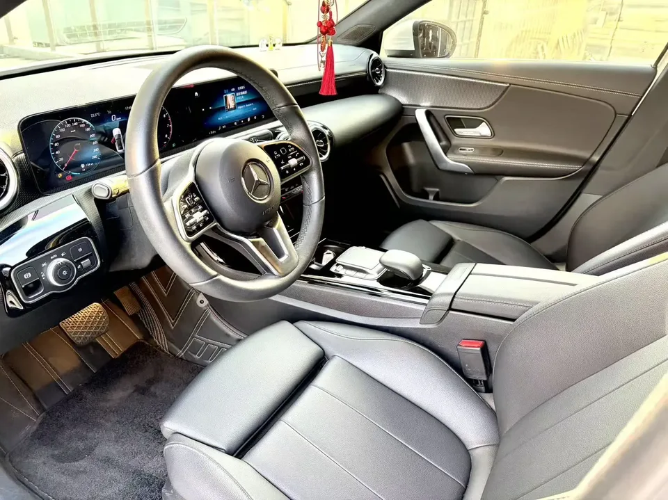 Mercedes-Benz Mercedes Benz A Class Mercedes-Benz A-Class 2022 facelift A 200 L sports sedan fashion version 2022 — миниатюра 5