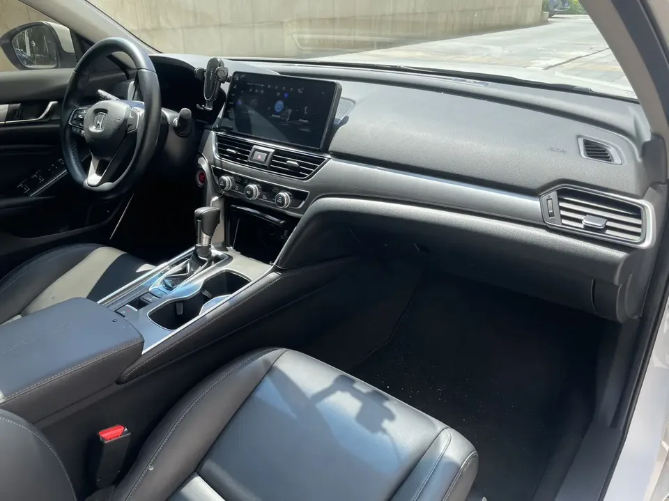 Honda Accord Accord 2022 260TURBO Deluxe Edition 2022 — миниатюра 4