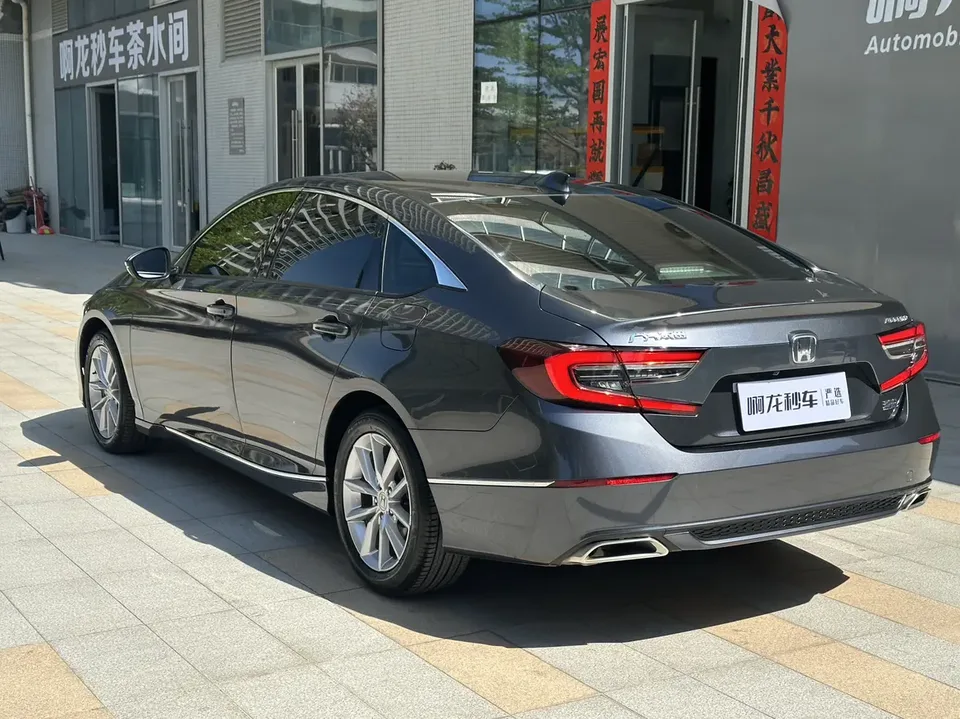 Honda Accord Accord 2022 260TURBO Deluxe Edition 2023 — миниатюра 2