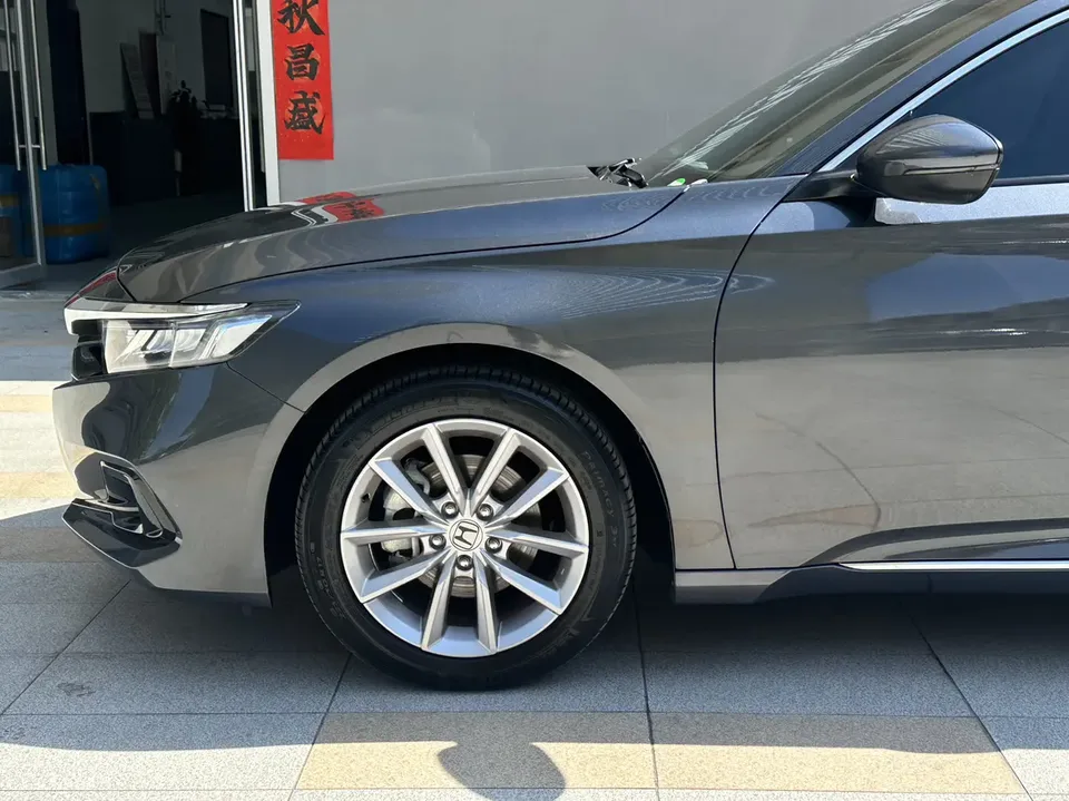 Honda Accord Accord 2022 260TURBO Deluxe Edition 2023 — миниатюра 3