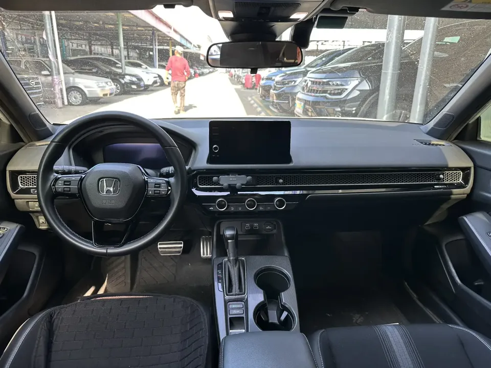 Honda CIVIC 2023 Civic HATCHBACK 240TURBO CVT Extreme Edition 2023 — миниатюра 2