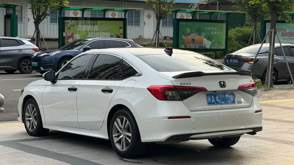 Honda CIVIC Civic 240TURBO CVT Power Edition 2023 — миниатюра 4