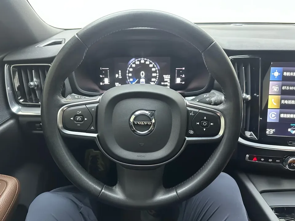 Volvo S60 Volvo S60 2022 B4 Zhiyi Luxury Edition 2022 — миниатюра 2
