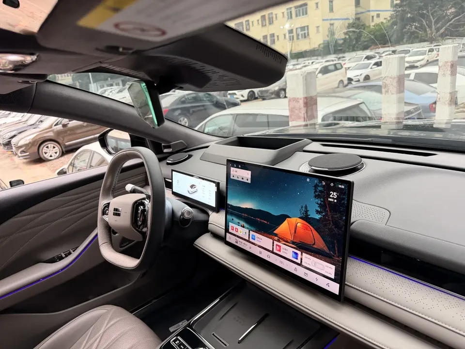 Geely Galaxy Star 8 PHEV Galaxy Star 8 PHEV 2025 130km EM-P Starship Edition 2025 — миниатюра 3