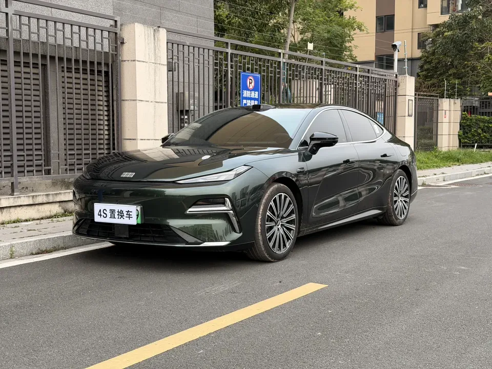 Geely Galaxy Star 8 PHEV 2025