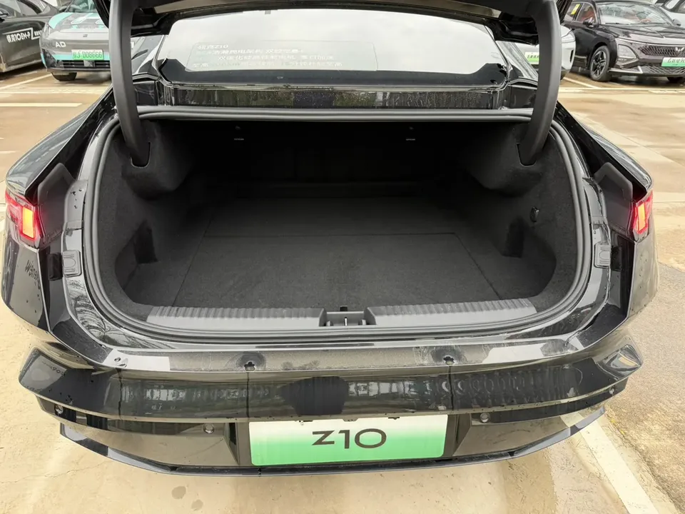 Lynk & Co Z10 Z10 2025 Lynk & Co Z10 2025 95kWh 702km 4WD Halo 2026 — thumbnail 4