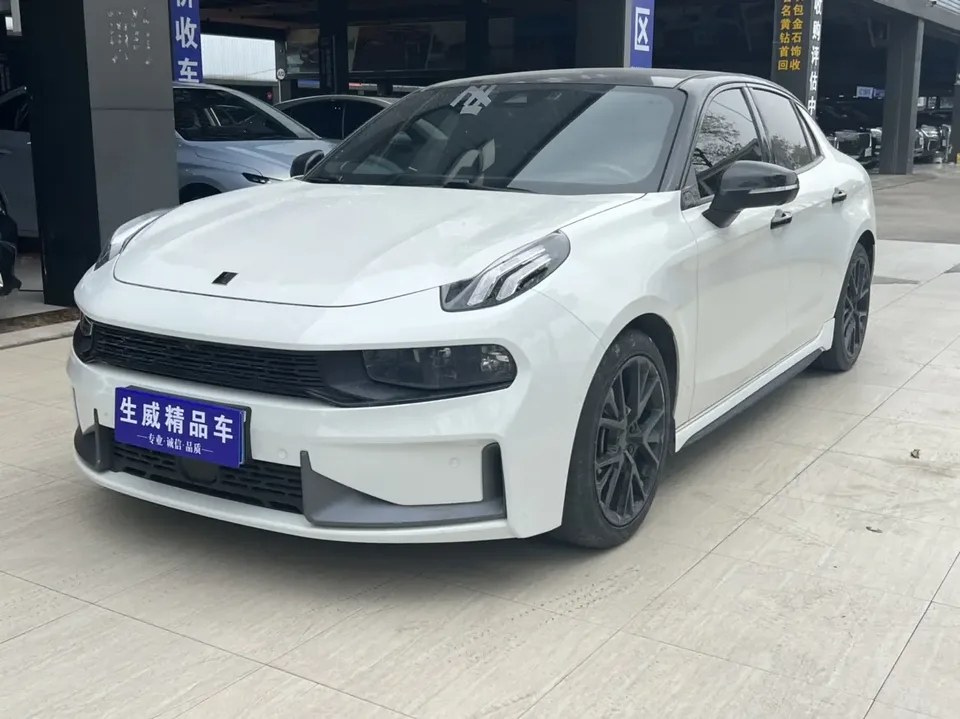 Lynk & Co 03 2022