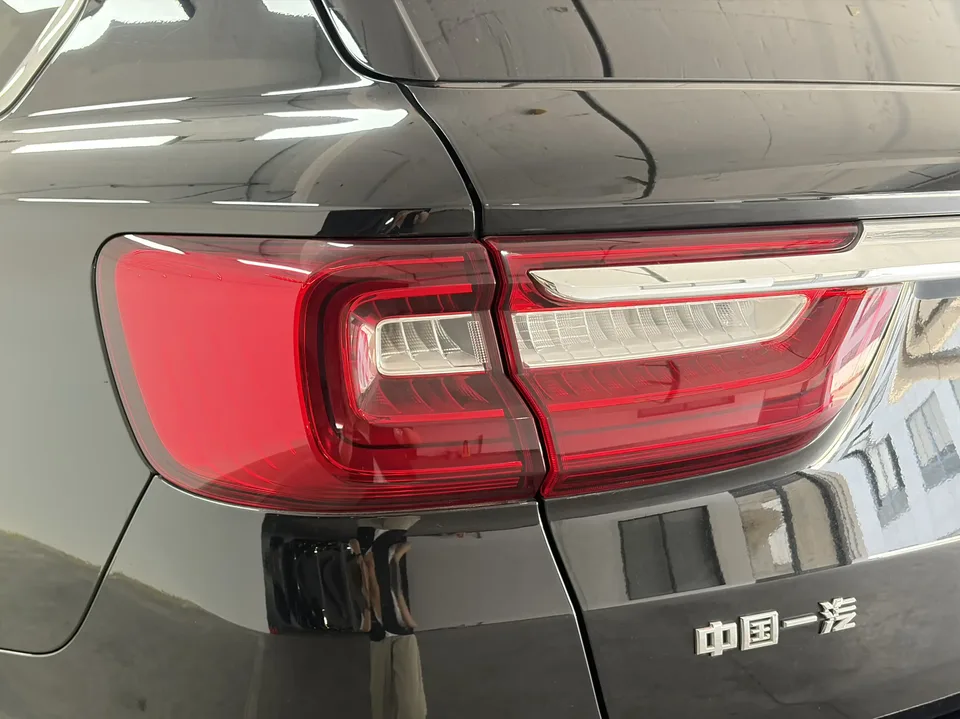 Hongqi HS7 Hongqi HS7 2022 2.0T DCT two-wheel drive smart connected flagship edition 2022 — миниатюра 4