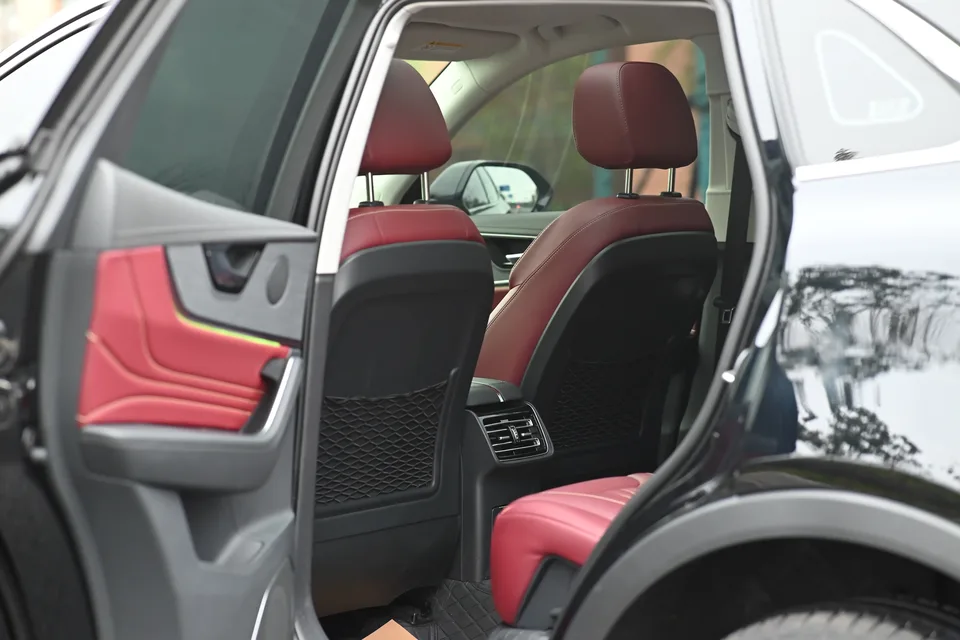Hongqi HS5 Hongqi HS5 2026 2.0T Flagship Pro Edition 2026 — миниатюра 3