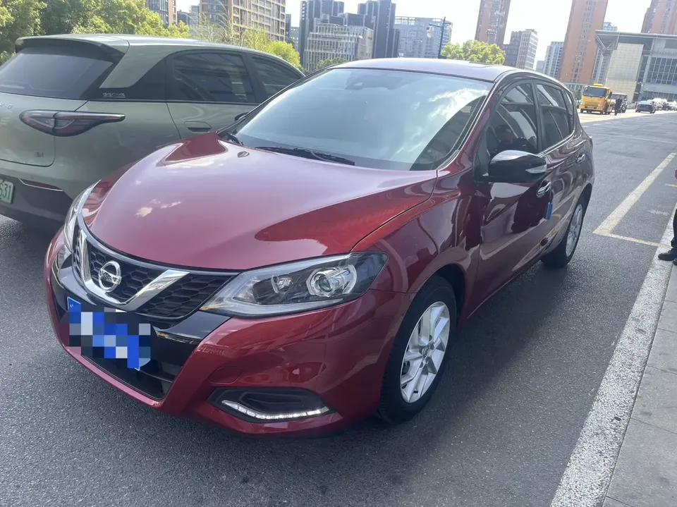 Nissan Tiida Tiida 2024 1.6L CVT Zhizun Edition 2025 — фото 1, купить с доставкой в Москву