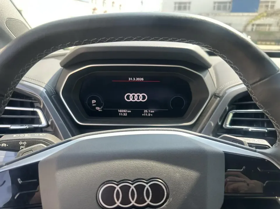 Audi Q4 e-tron Audi Q4 e-tron 2024 40 e-tron Creative Edition 2024 — миниатюра 3