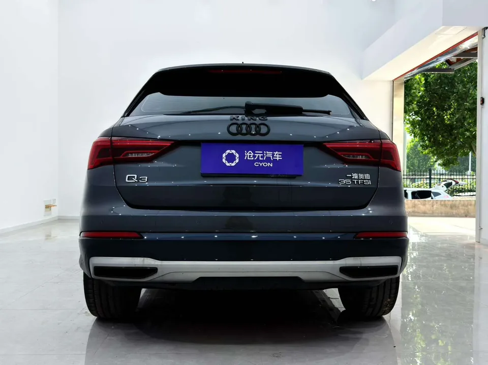 Audi Q3 Audi Q3 2023 35 TFSI Fashionable and Elegant 2022 — миниатюра 2
