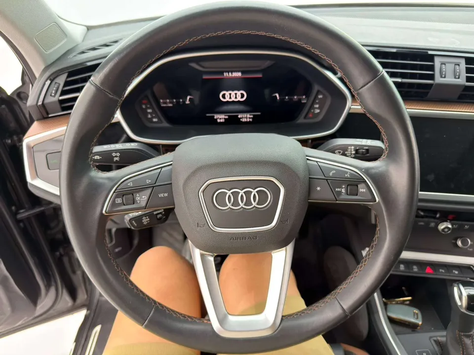 Audi Q3 Audi Q3 2023 35 TFSI Fashionable and Elegant 2022 — миниатюра 4