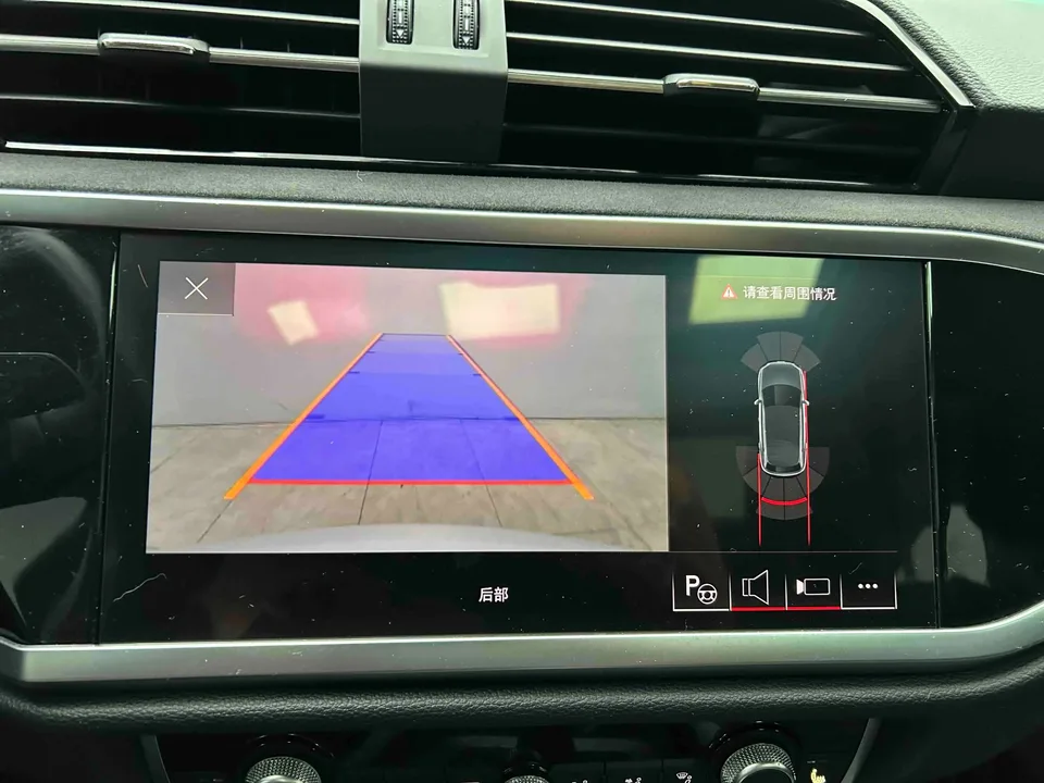 Audi Q3 Audi Q3 2023 35 TFSI Fashionable and Dynamic 2023 — миниатюра 3