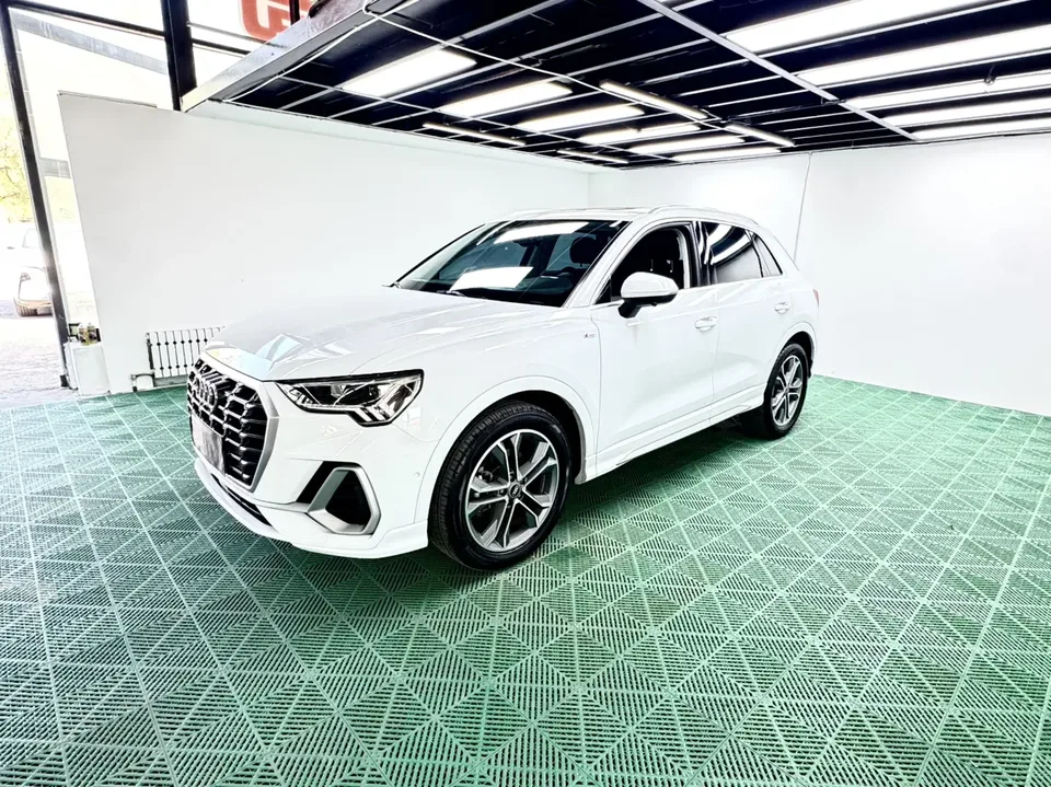 Audi Q3 Audi Q3 2022 35 TFSI Stylish Dynamic 2022 — photo 1, buy with delivery to Moscow