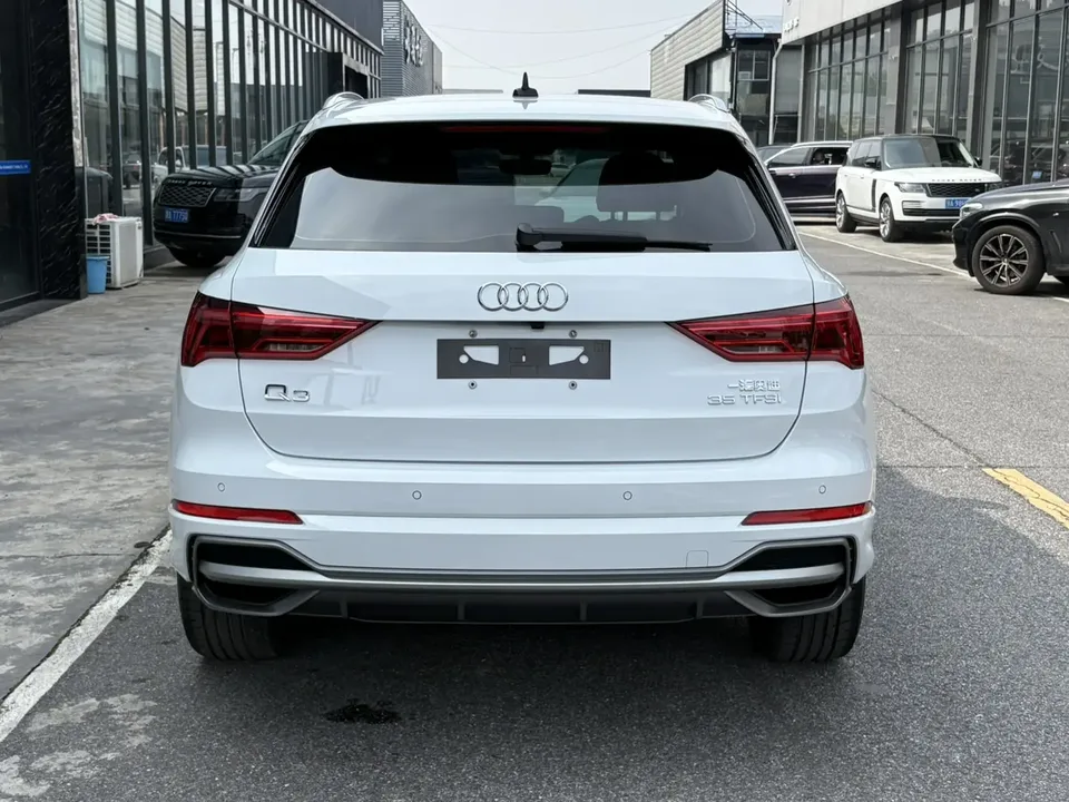 Audi Q3 Audi Q3 2023 35 TFSI Fashionable and Dynamic 2023 — миниатюра 2