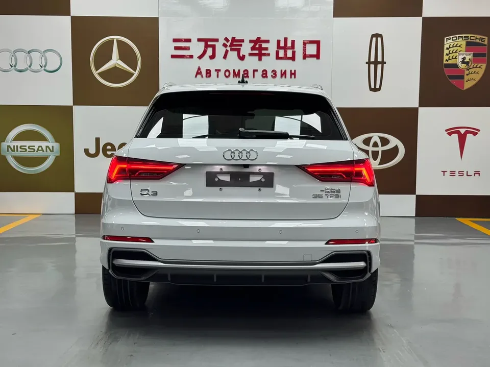 Audi Q3 Audi Q3 2022 35 TFSI Fashionable and Dynamic 2023 — миниатюра 2