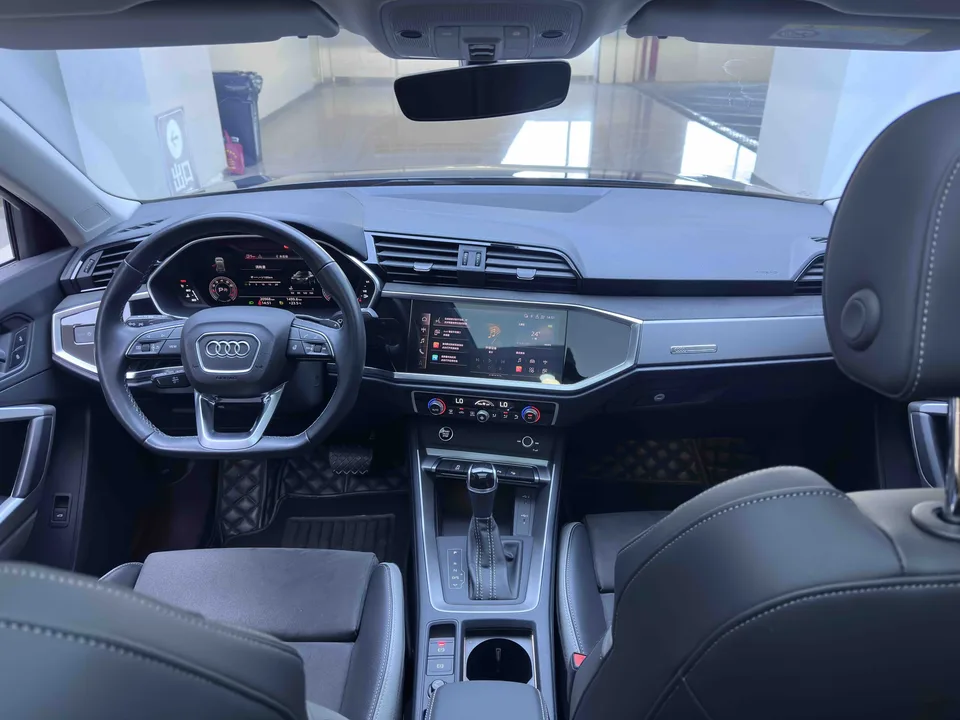 Audi Q3 Audi Q3 2023 35 TFSI Fashionable and Dynamic 2023 — миниатюра 4