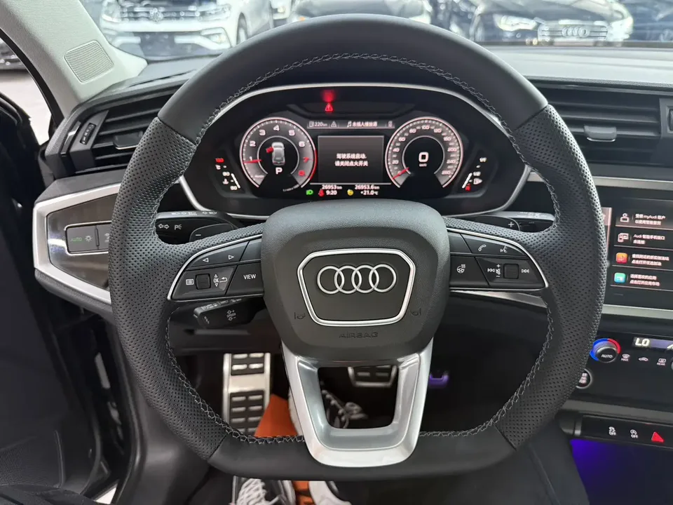 Audi Q3 Audi Q3 2023 35 TFSI Fashionable and Dynamic 2022 — миниатюра 5