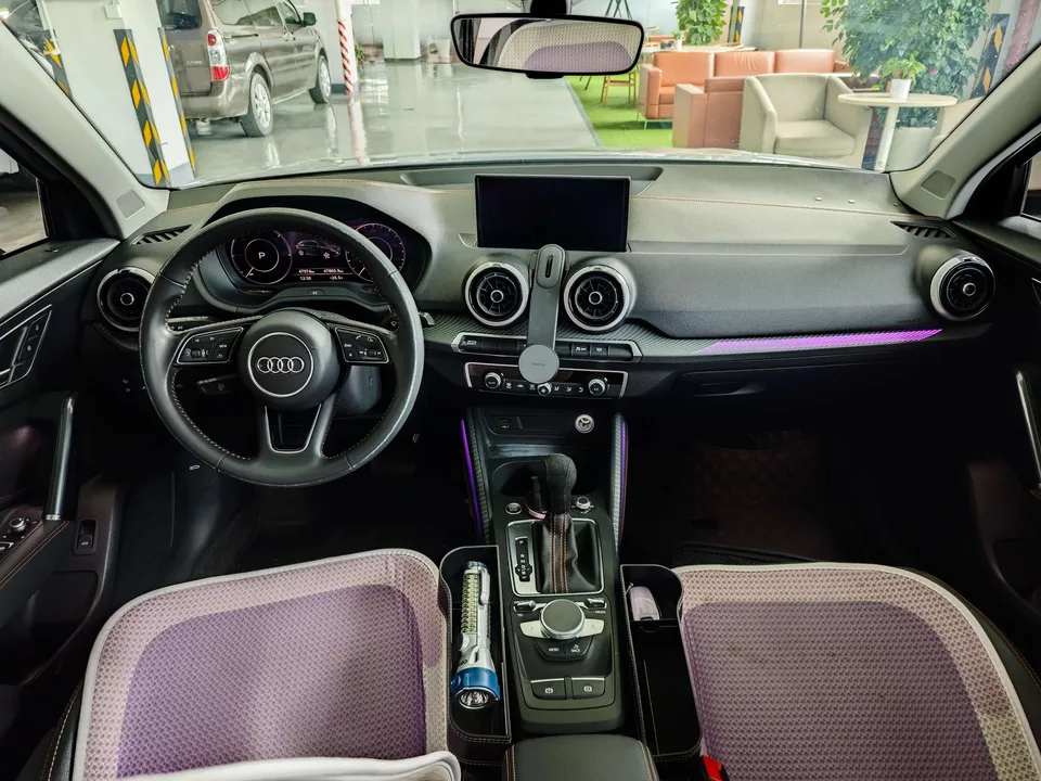 Audi Q2L e-tron Q2L e-tron 2022 Audi Q2L e-tron 2022 pure electric smart model 2022 — миниатюра 4