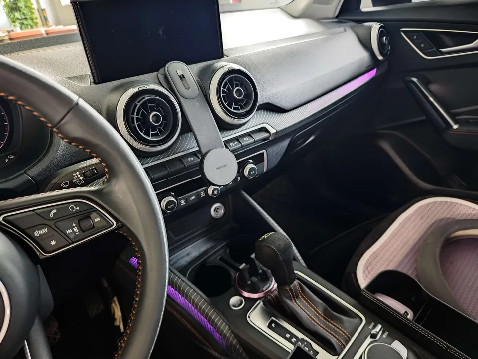Audi Q2L e-tron Q2L e-tron 2022 Audi Q2L e-tron 2022 pure electric smart model 2022 — миниатюра 5