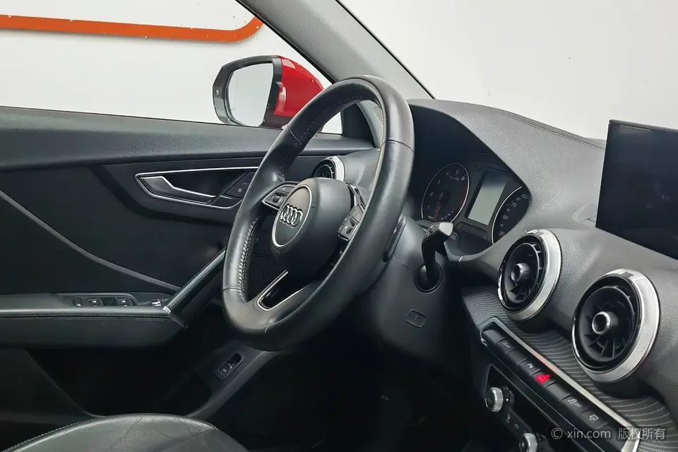 Audi Q2L Audi Q2L 2022 35 TFSI Fashionable and Elegant 2022 — миниатюра 2