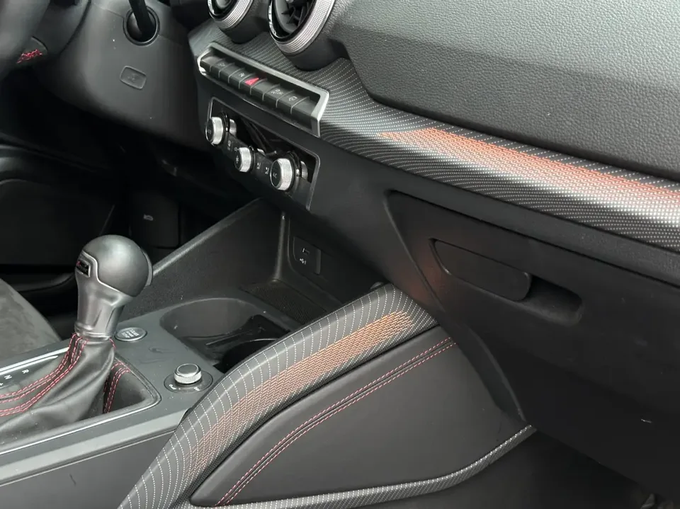 Audi Q2L Audi Q2L 2024 35 TFSI luxury and dynamic model 2024 — миниатюра 3