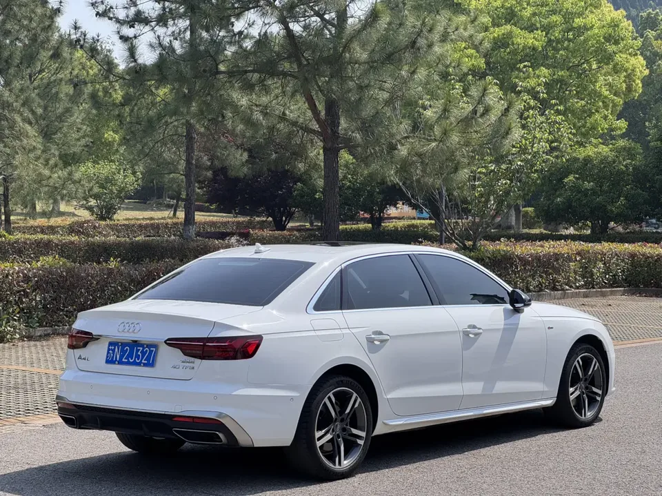 Audi a4 l Audi A4L 2022 40 TFSI luxury and dynamic model 2022 — миниатюра 4