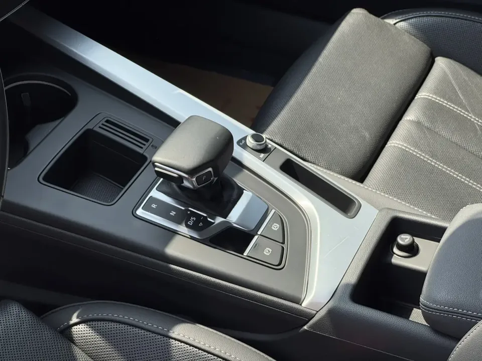 Audi a4 l Audi A4L 2022 40 TFSI luxury and dynamic model 2022 — миниатюра 5