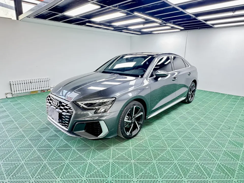 Audi A3 A3L Limousine 35 TFSI Fashion Sports 2022 — фото 1, купить с доставкой в Москву