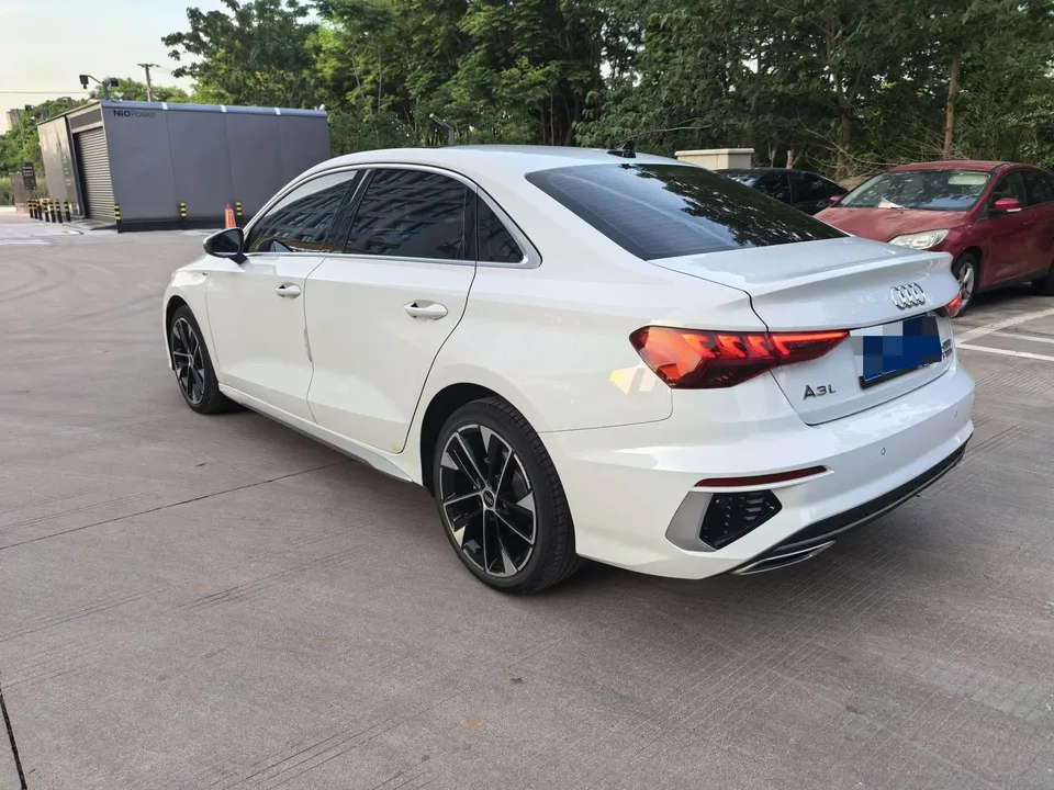 Audi A3 A3L Limousine 35 TFSI Fashion Sports 2023 — миниатюра 4