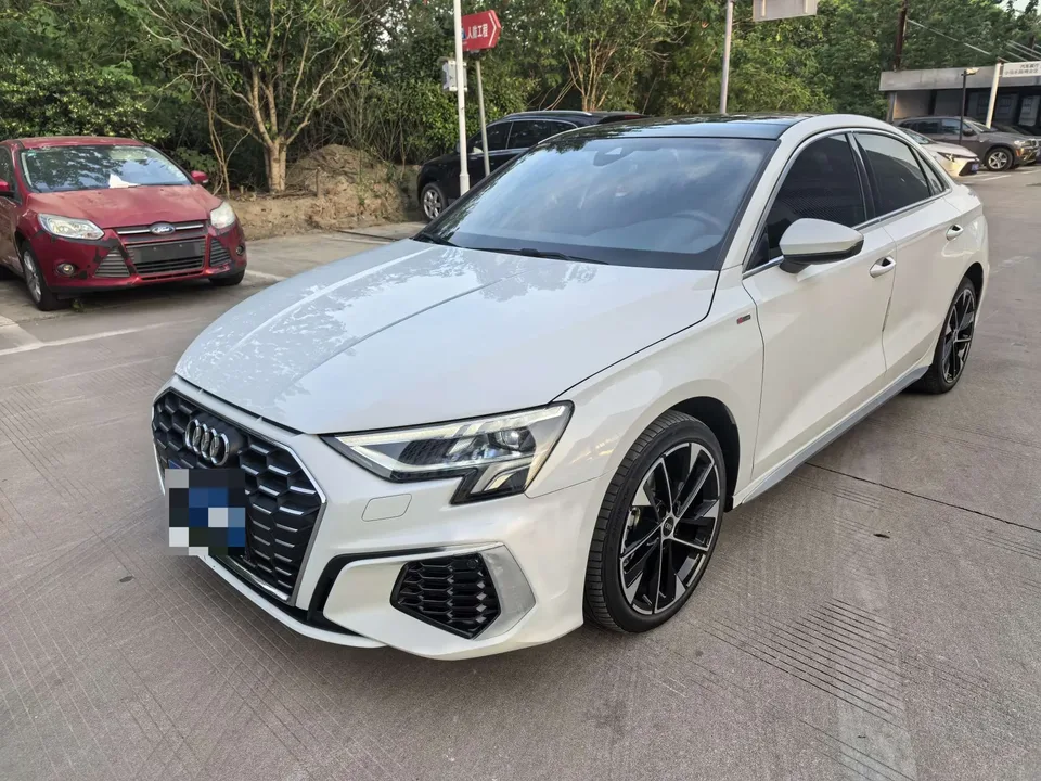 Audi A3 A3L Limousine 35 TFSI Fashion Sports 2023 — фото 1, купить с доставкой в Москву