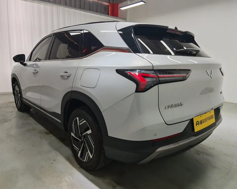 Wuling Starlight S PHEV 130km Pilot Edition 2024 — миниатюра 2