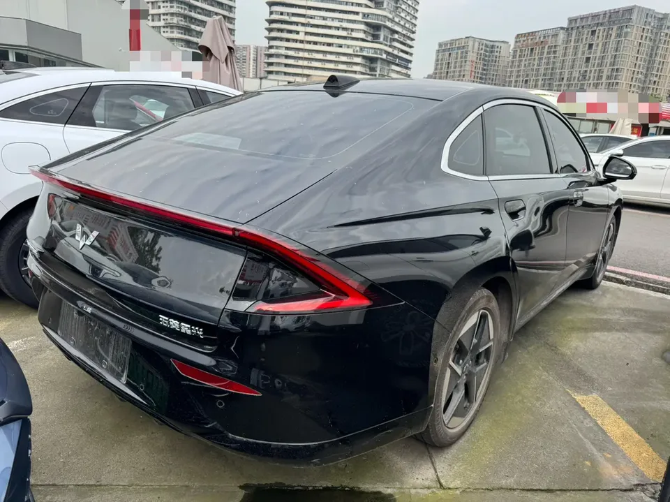 Wuling Starlight EV 610km Smart Flagship 2025 — миниатюра 2