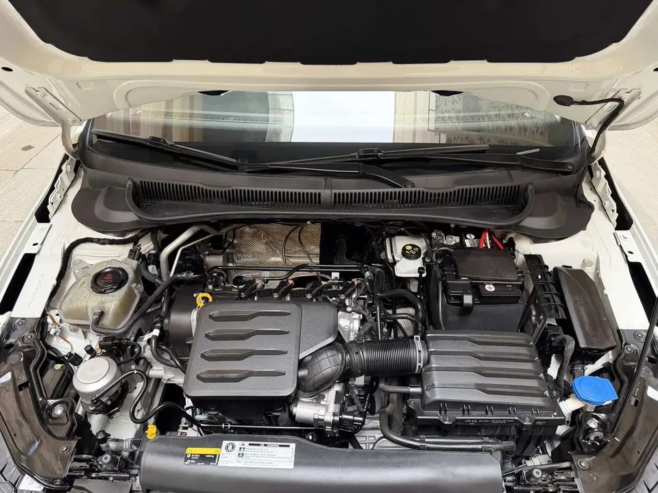 Volkswagen Polo facelift Plus 1.5L Automatic Indulgence Edition 2023 — миниатюра 5