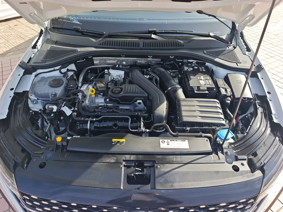 Volkswagen Lavida Lavida 2024 300TSI DSG Starry Sky Leading Edition 2025 — миниатюра 4