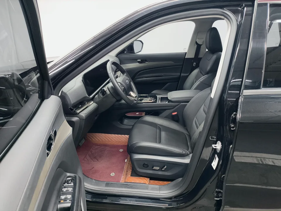 Ford Equator Sport EcoBoost 170 Platinum Edition 2024 — миниатюра 5