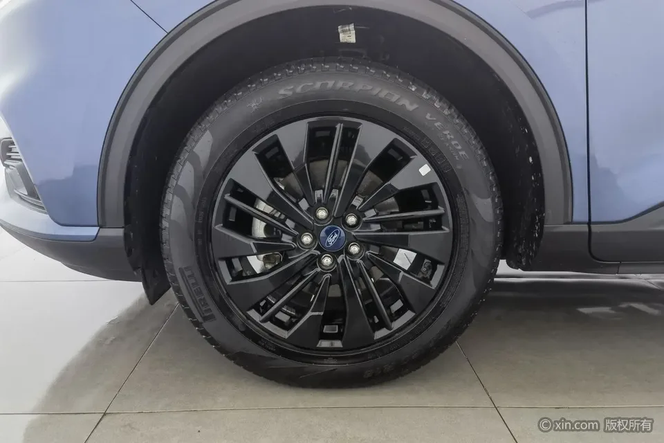 Ford Escape 2024 EcoBoost 245 2WD Premium Edition 2024 — миниатюра 2