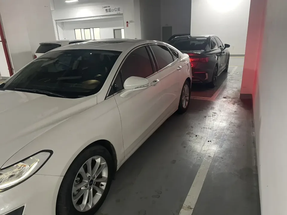 Ford Mondeo Mondeo EcoBoost 180 Fashion Edition 2022 — миниатюра 2