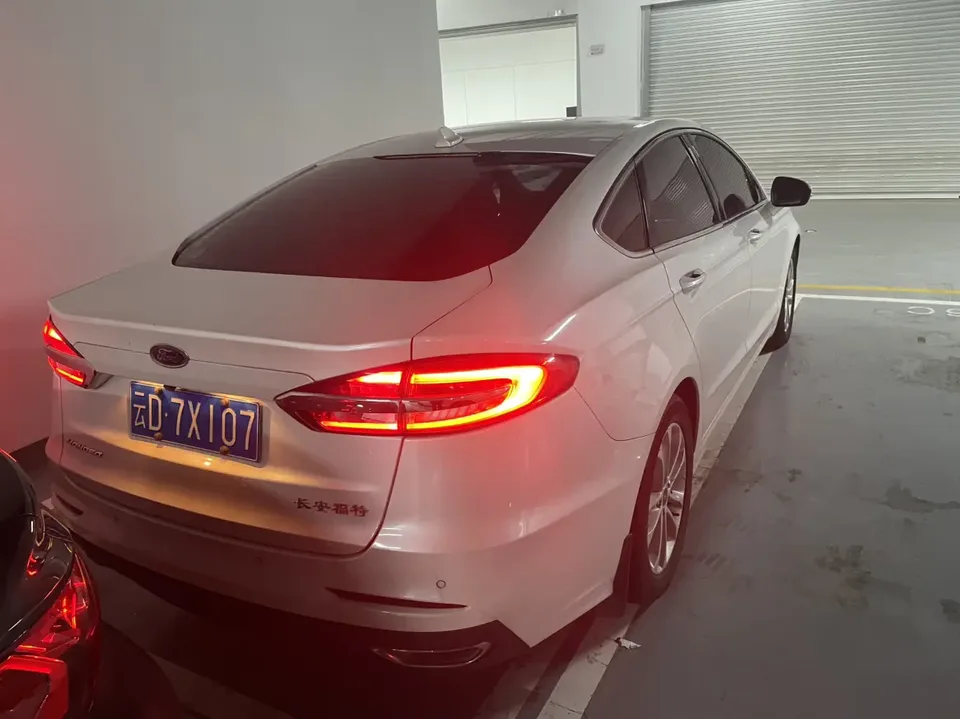 Ford Mondeo Mondeo EcoBoost 180 Fashion Edition 2022 — миниатюра 4
