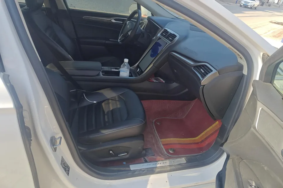 Ford Mondeo Mondeo EcoBoost 180 Fashion Edition 2022 — миниатюра 2